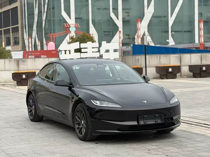 Photo 3 - Tesla Model 3