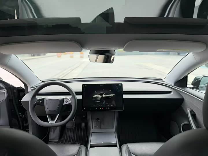 Photo 9 - Tesla Model 3