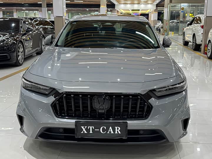 Фото 2 - Honda Inspire