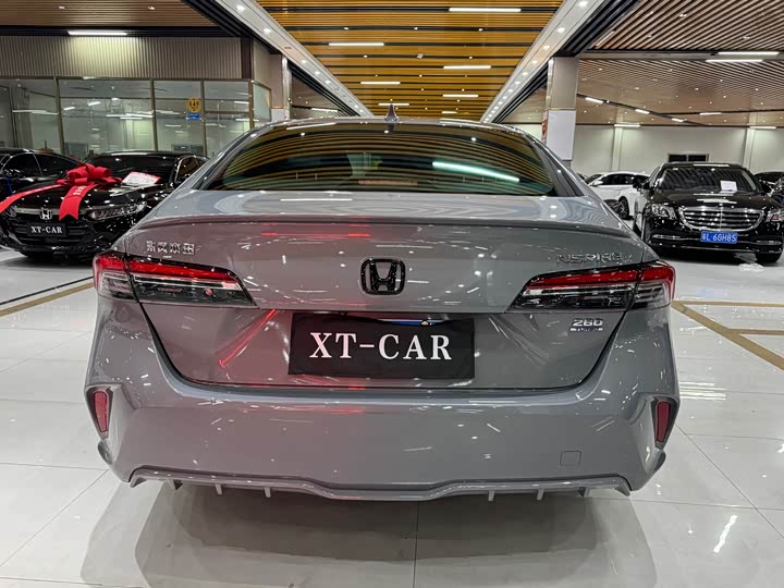 Фото 5 - Honda Inspire