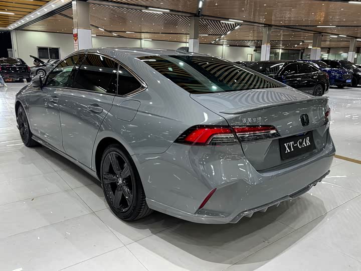 Фото 6 - Honda Inspire