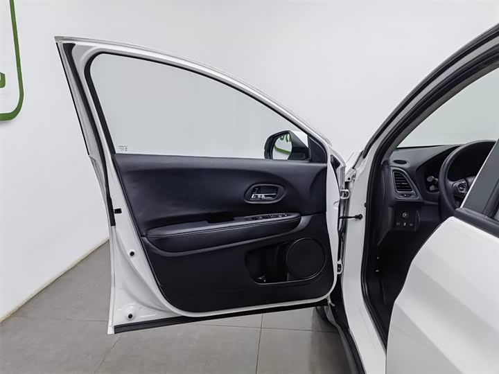 Photo 8 - Honda Vezel