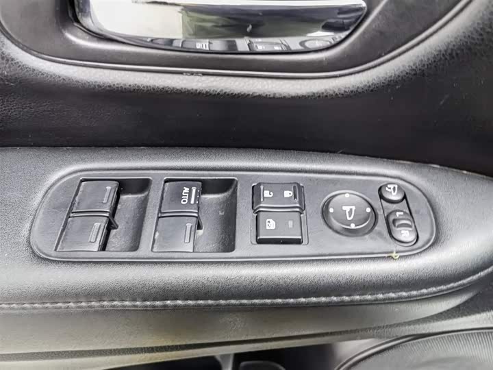 Photo 9 - Honda Vezel