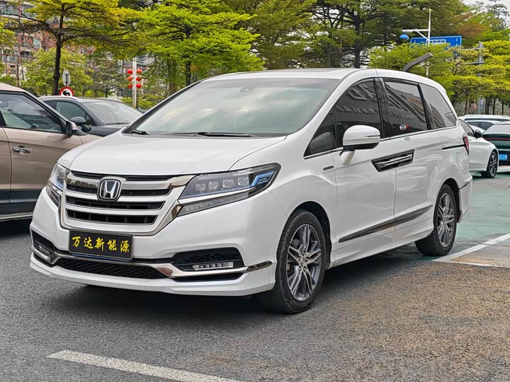 Фото 1 - Honda Elysion