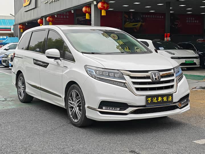 Фото 3 - Honda Elysion