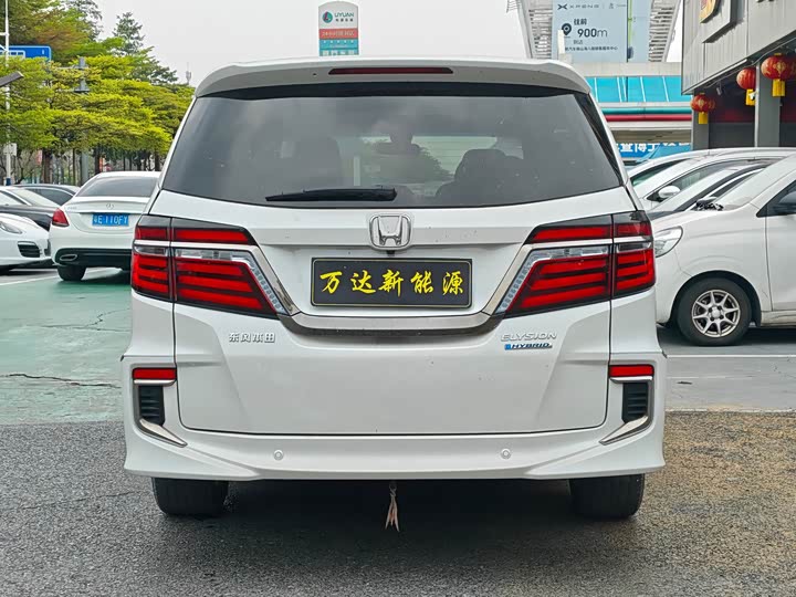 Фото 5 - Honda Elysion