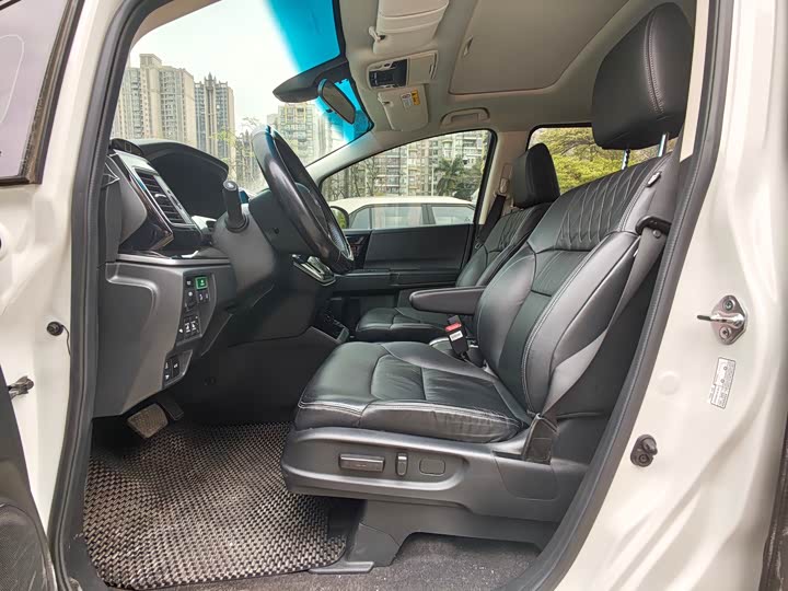 Фото 7 - Honda Elysion