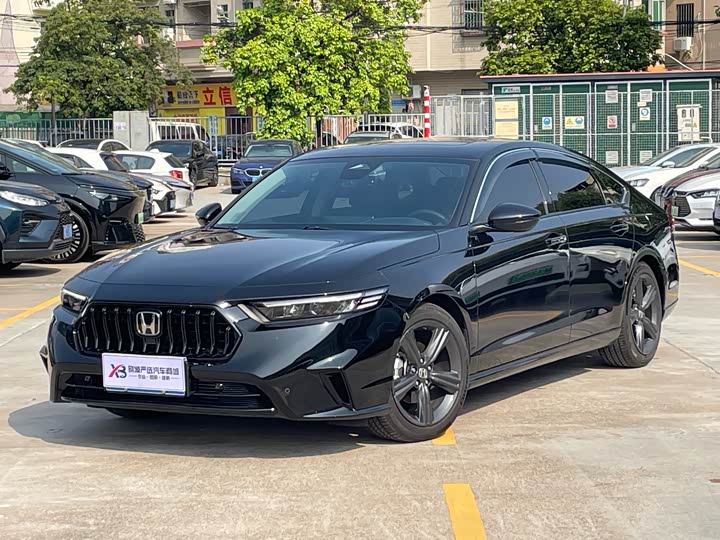 Фото 1 - Honda Inspire