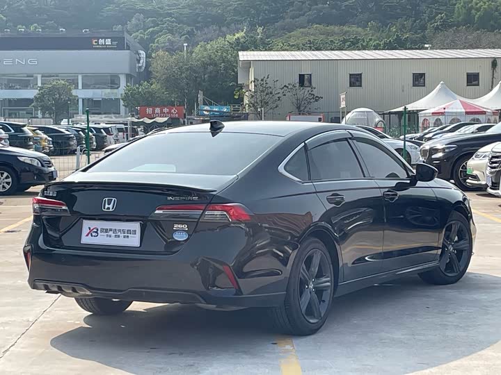 Фото 4 - Honda Inspire