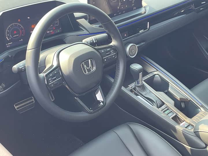 Фото 6 - Honda Inspire