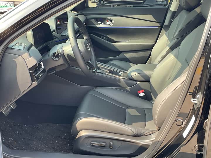 Фото 8 - Honda Inspire