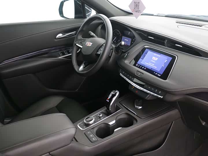 Фото 7 - Cadillac XT4