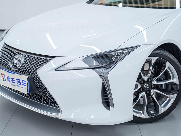 Photo 3 - Lexus LC