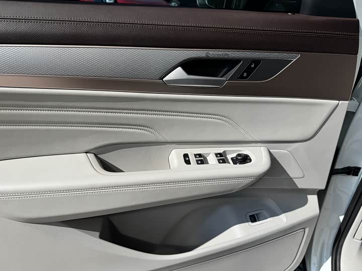 Фото 8 - Volkswagen Tavendor