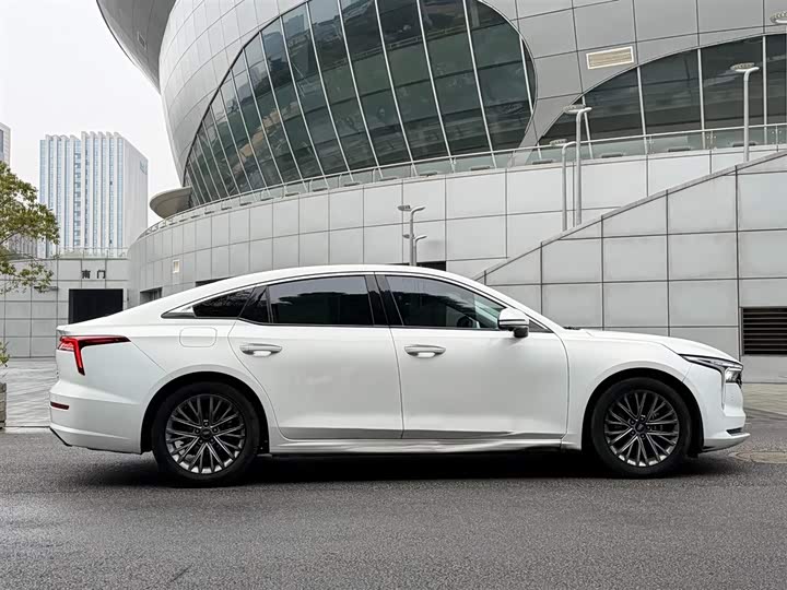 Фото 4 - Bestune B70