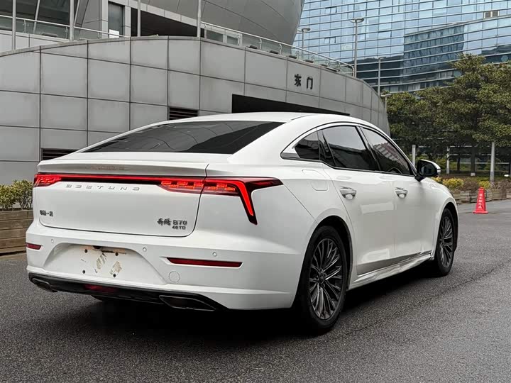 Фото 7 - Bestune B70