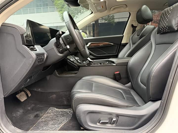 Фото 8 - Bestune B70