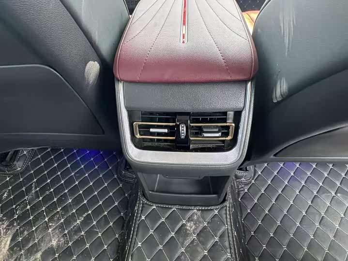 Фото 9 - Hongqi H5