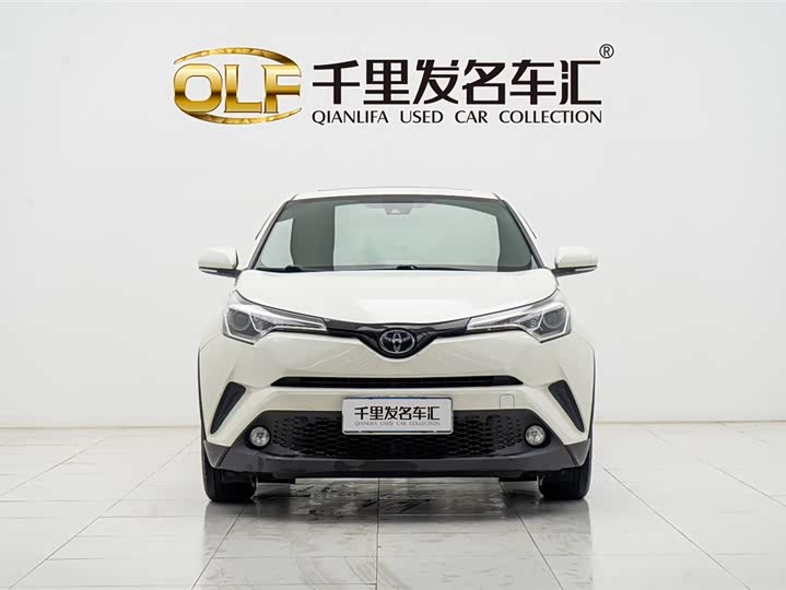 Фото 2 - Toyota C-HR