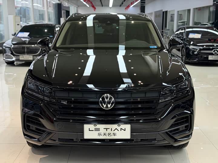 Фото 2 - Volkswagen Touareg