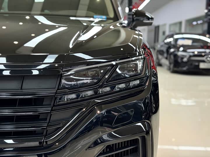 Фото 3 - Volkswagen Touareg