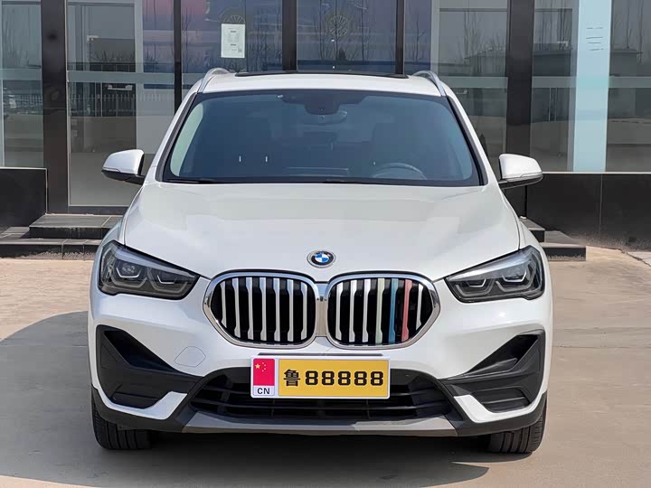 Фото 2 - BMW X1