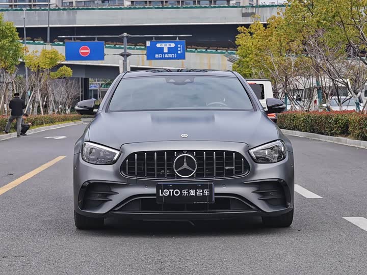 Фото 2 - Mercedes-Benz E-Class AMG