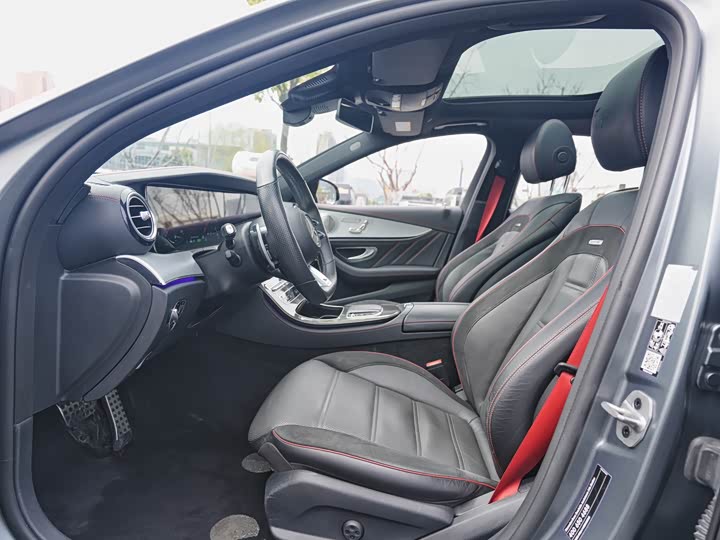 Фото 7 - Mercedes-Benz E-Class AMG