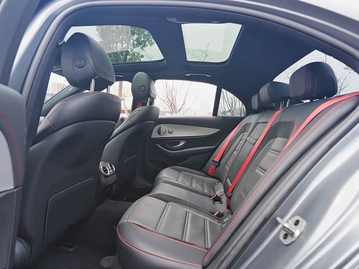 Фото 8 - Mercedes-Benz E-Class AMG