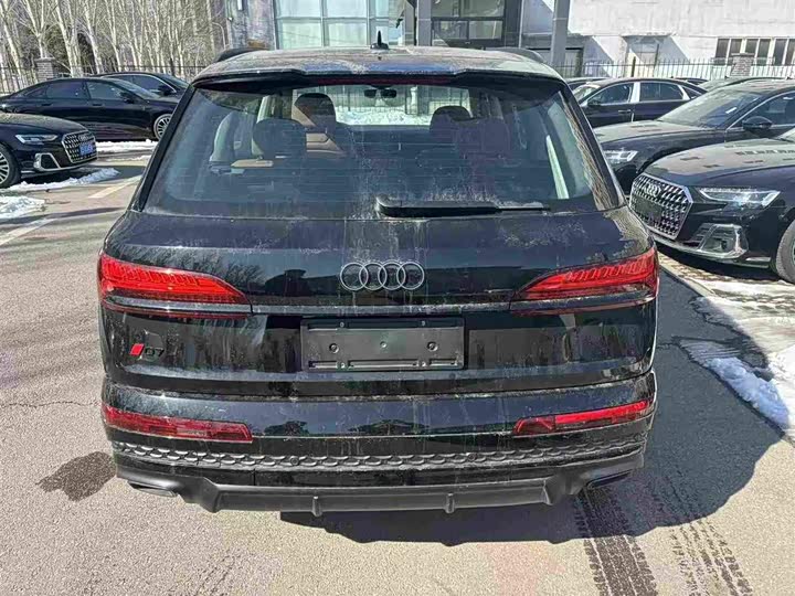 Фото 3 - Audi Q7