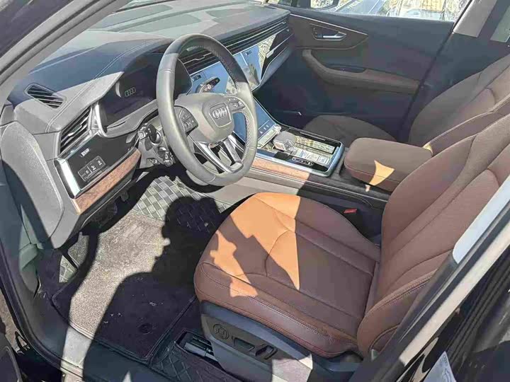 Фото 5 - Audi Q7