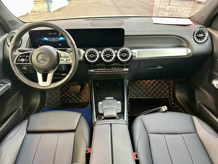Фото 9 - Mercedes-Benz GLB-Class