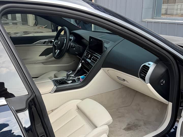 Фото 4 - BMW 8 Series