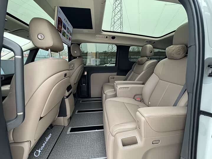 Фото 5 - LiXiang Mega