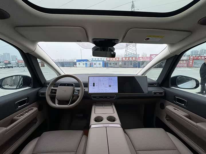 Фото 6 - LiXiang Mega