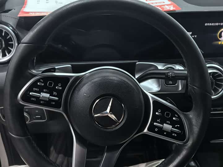 Фото 2 - Mercedes-Benz GLB-Class