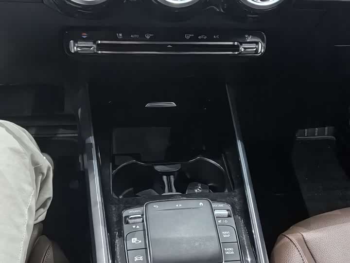 Фото 3 - Mercedes-Benz GLB-Class