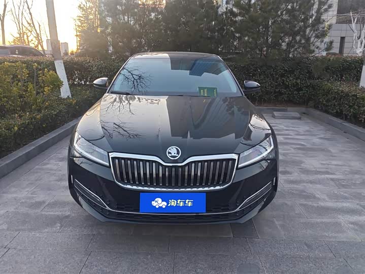 Фото 2 - Skoda Superb