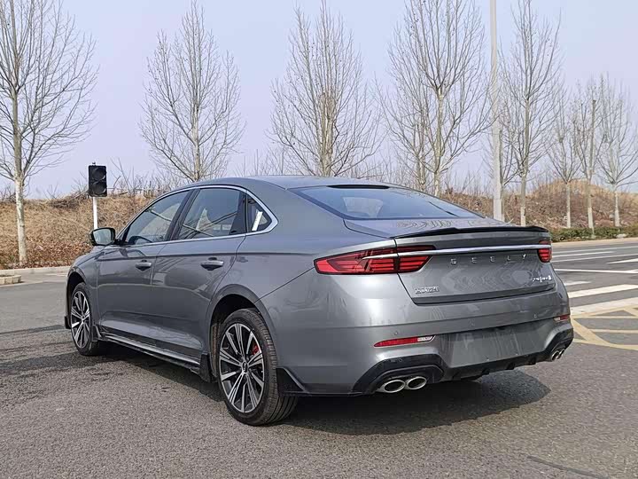 Фото 7 - Geely Preface