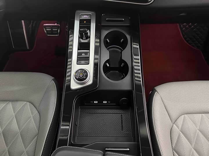 Photo 8 - Volkswagen Tavendor