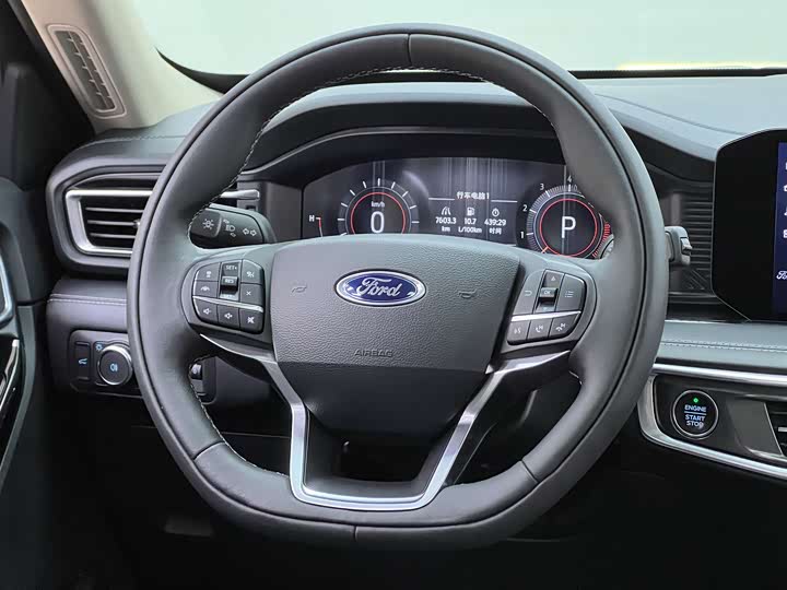 Фото 5 - Ford Explorer