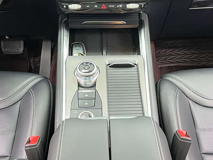 Фото 6 - Ford Explorer