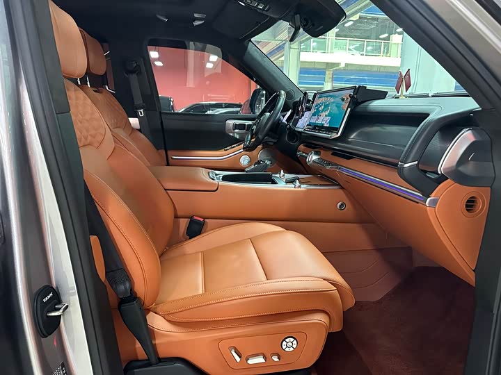 Фото 5 - Tank 700 Hybrid