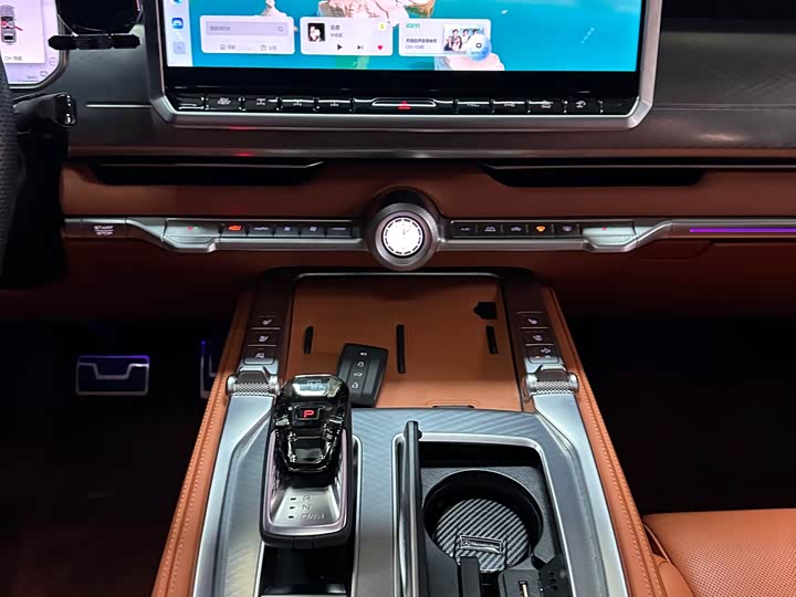 Фото 9 - Tank 700 Hybrid