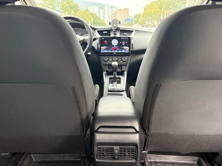 Фото 9 - Nissan Sylphy