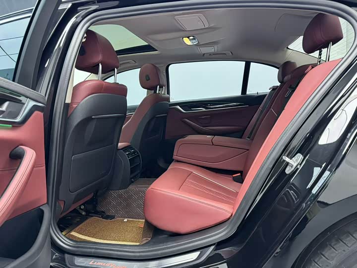 Фото 5 - BMW 5 Series