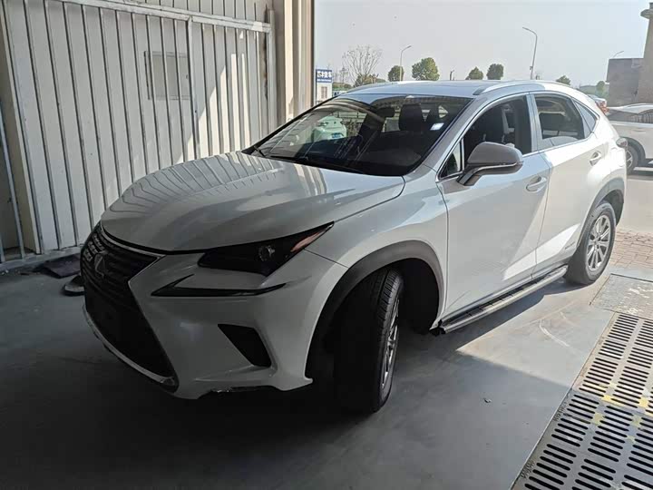 Фото 1 - Lexus NX