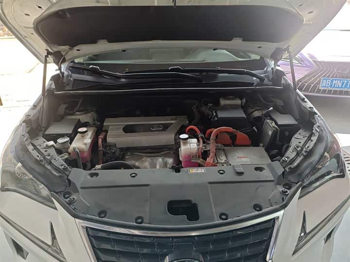 Фото 3 - Lexus NX