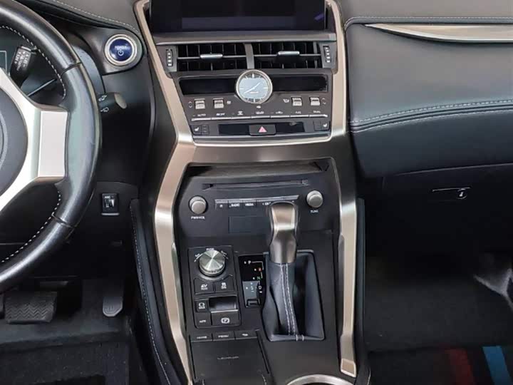 Фото 7 - Lexus NX