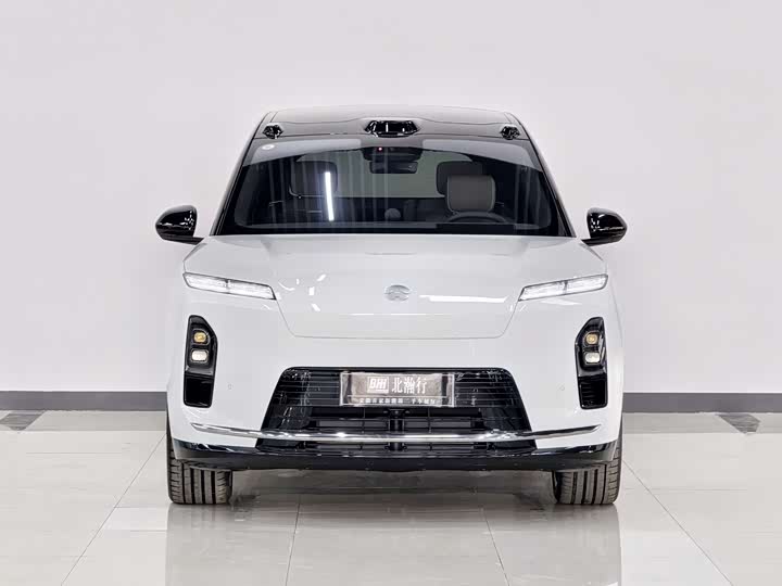 Фото 2 - Nio ES8